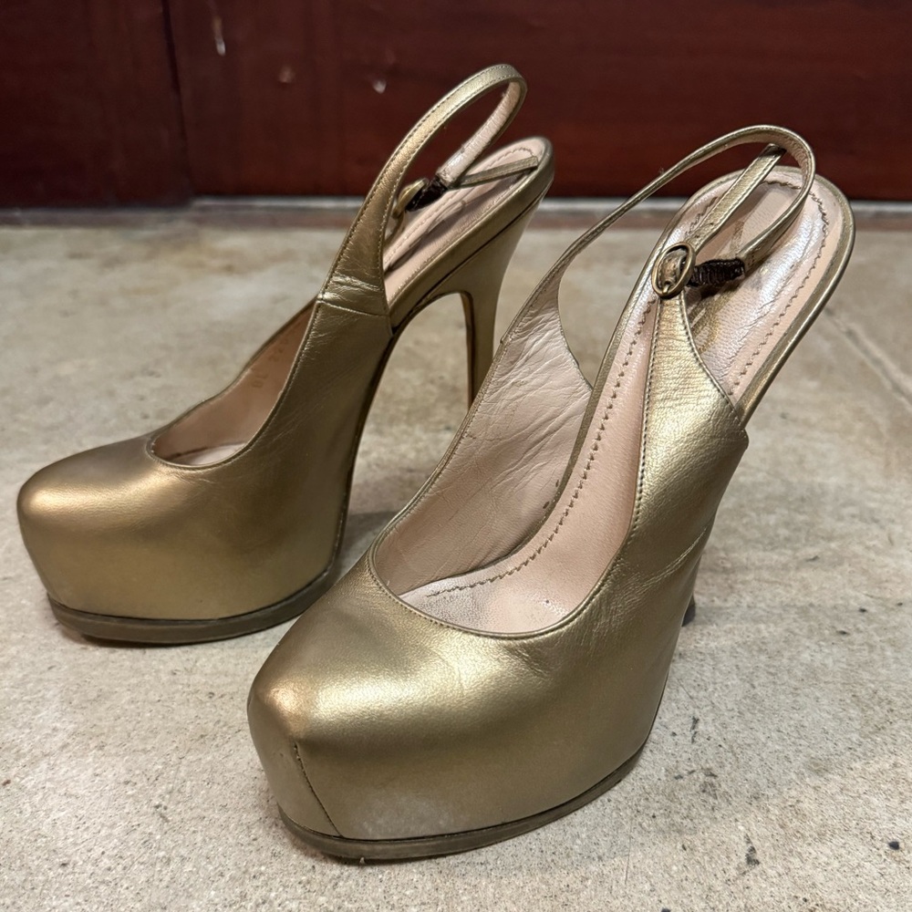 Saint Laurent Tribute Platform Pump